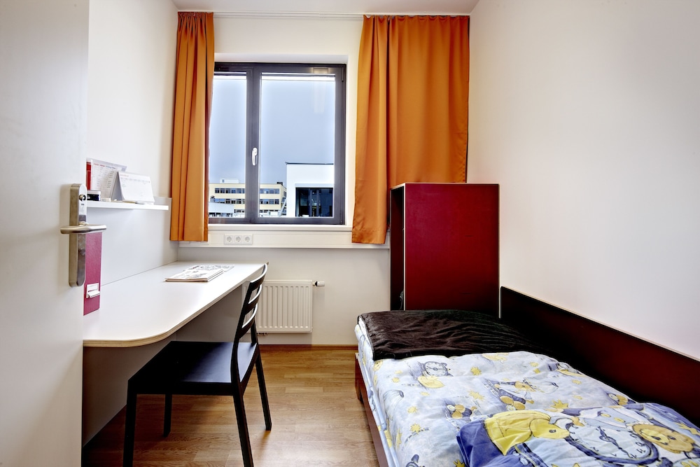 Basic Room, Accessible, Mountain View photo 3