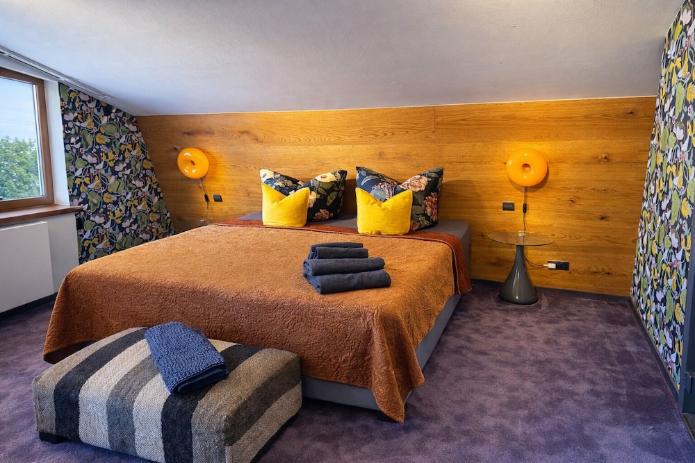 Basic Double Room, Balcony, Mountain View photo 1