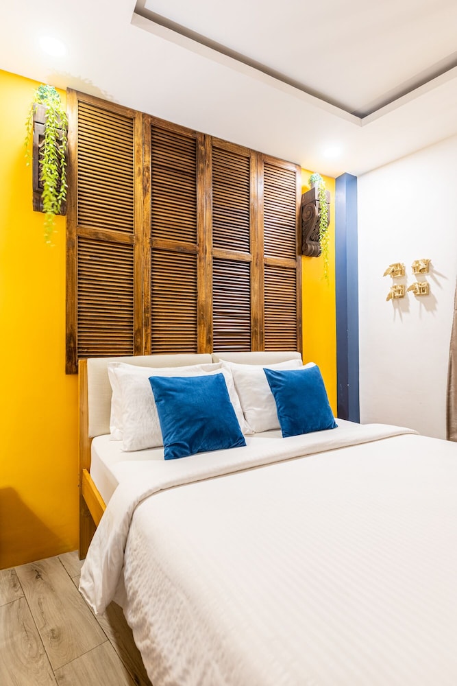 Signature Double Room, 1 Bedroom, Non Smoking, No Windows photo 1