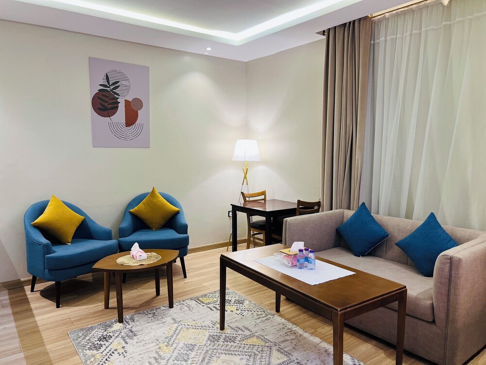 Deluxe Suite, City View photo 3