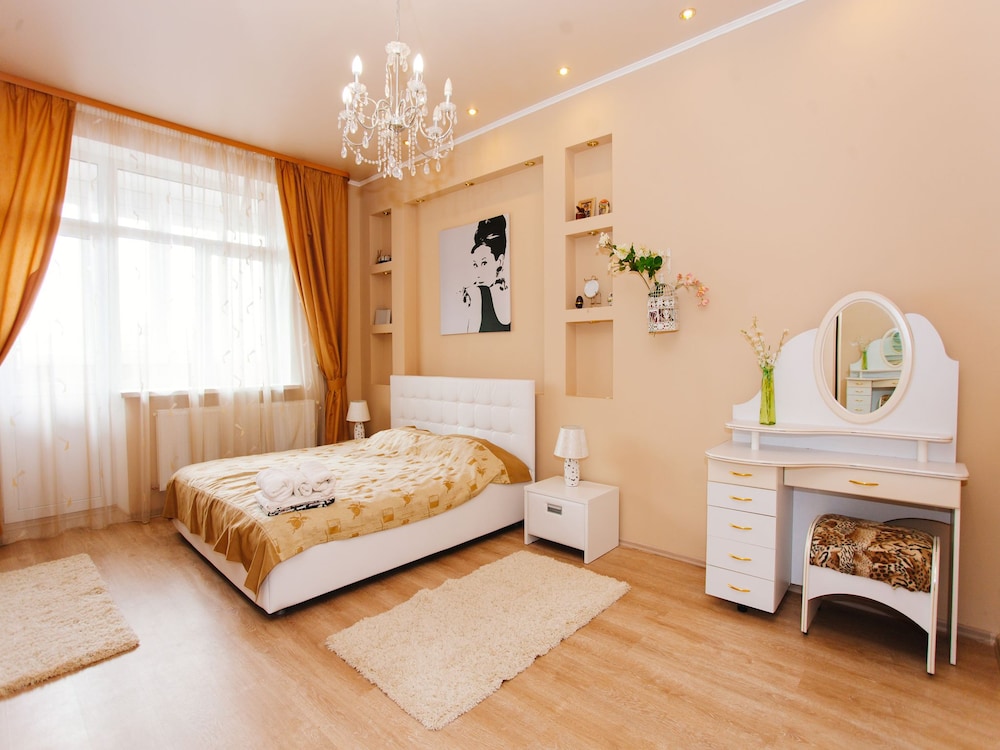 Romantic Apartment, 1 Queen Bed with Sofa bed, Non Smoking, Courtyard View photo 1