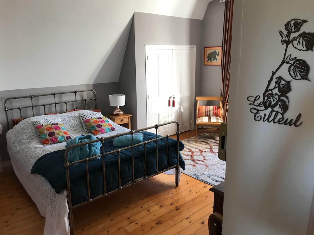Comfort Room, 1 Queen Bed, Pool View (Tilleul)
