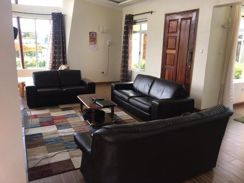 Executive House photo 2