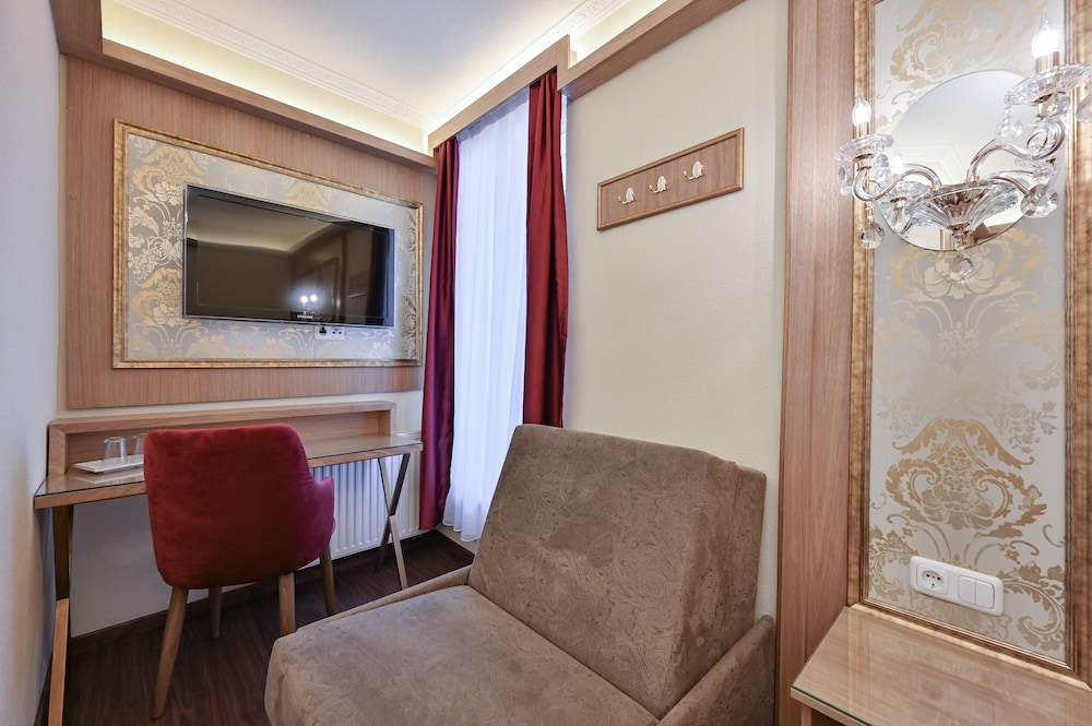 Basic Single Room photo 3