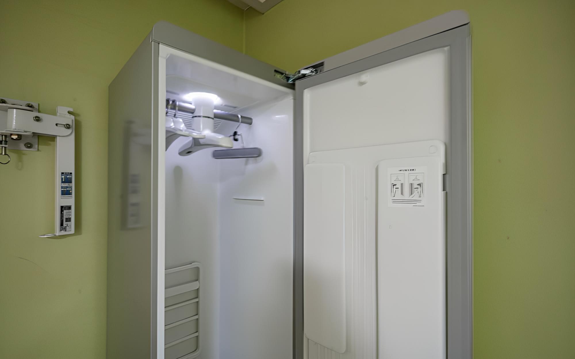 Room (Clothing Care Device Room (Netflix St) photo 2