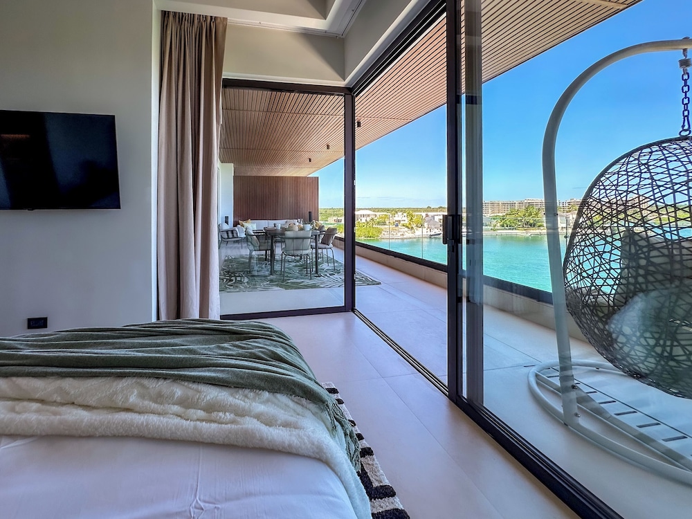 Luxury Penthouse, 3 Bedrooms, Private Pool, Marina View