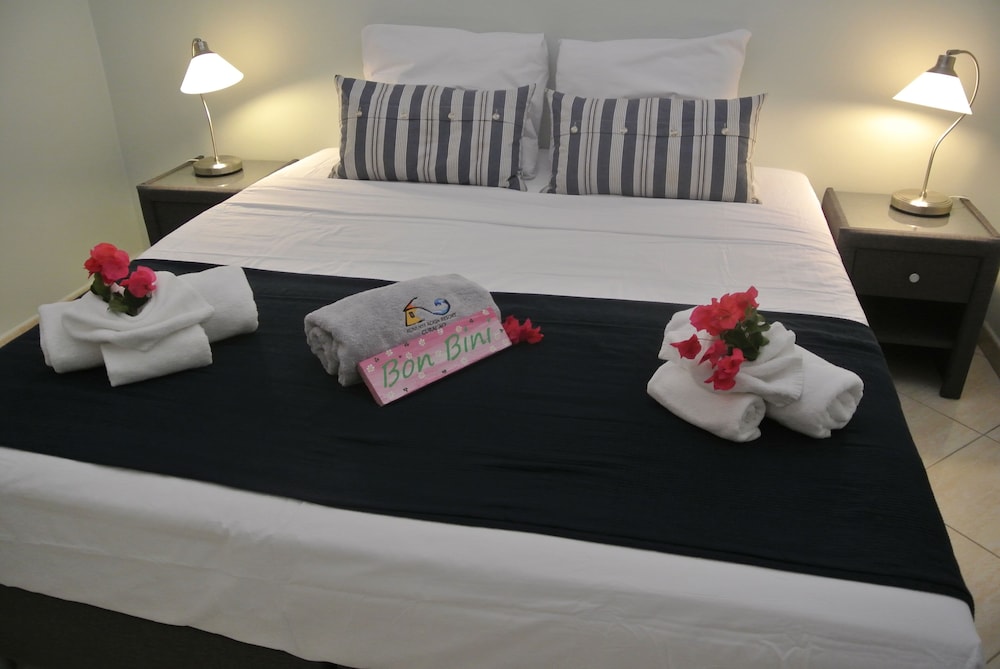 Suite, 1 King Bed, Non Smoking - Photo 3