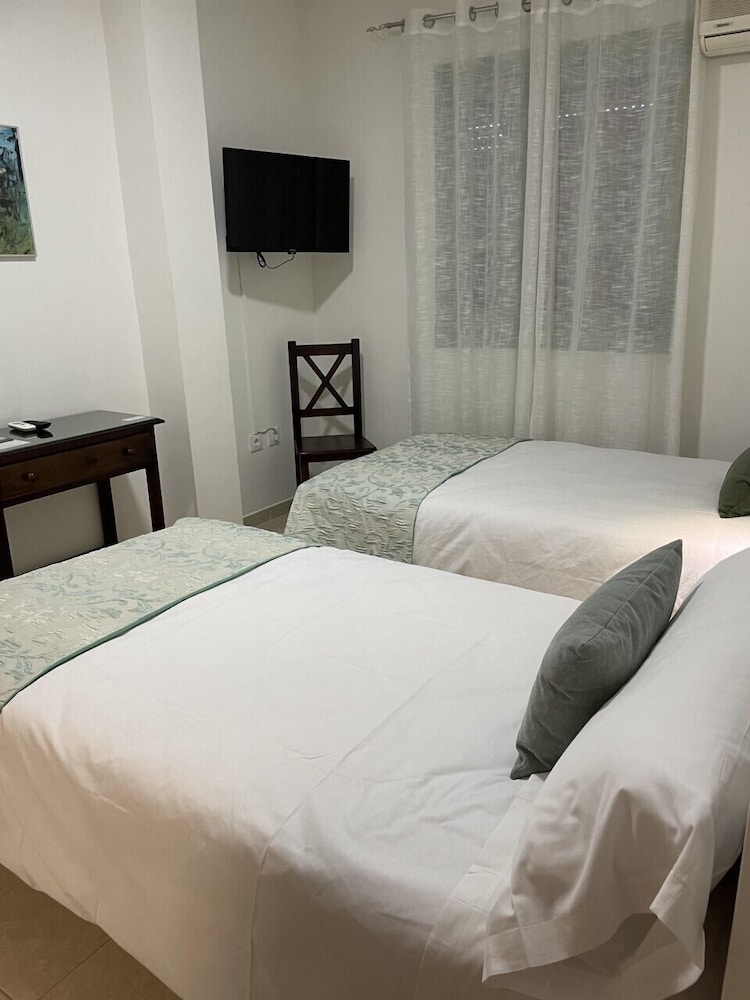 Basic Double Room photo 2