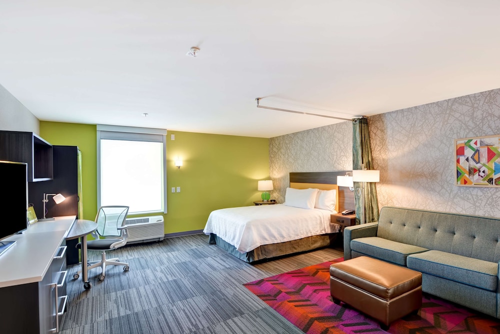 Studio, 1 Queen Bed, Accessible, Bathtub (Mobility & Hearing) photo 1