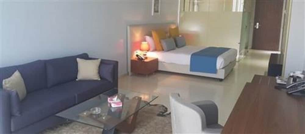 Executive Suite photo 3