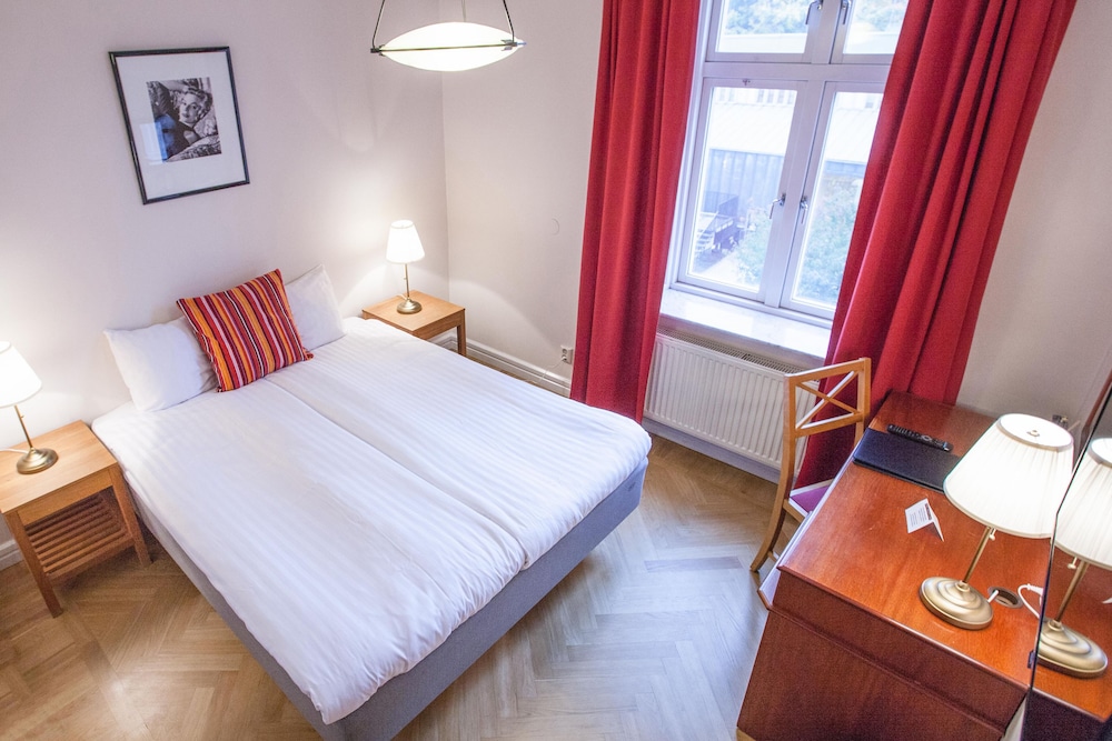 Standard Double or Twin Room - Photo 3