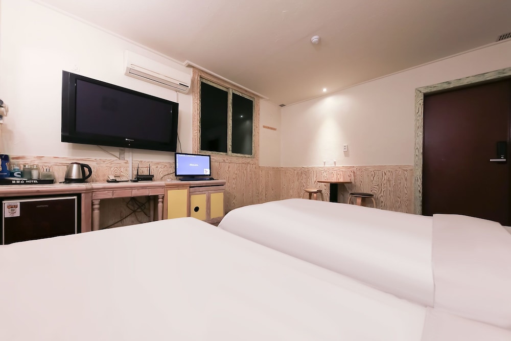 Deluxe Twin Room photo 3