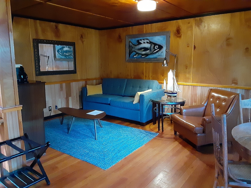 Family Cabin- Pet Friendly