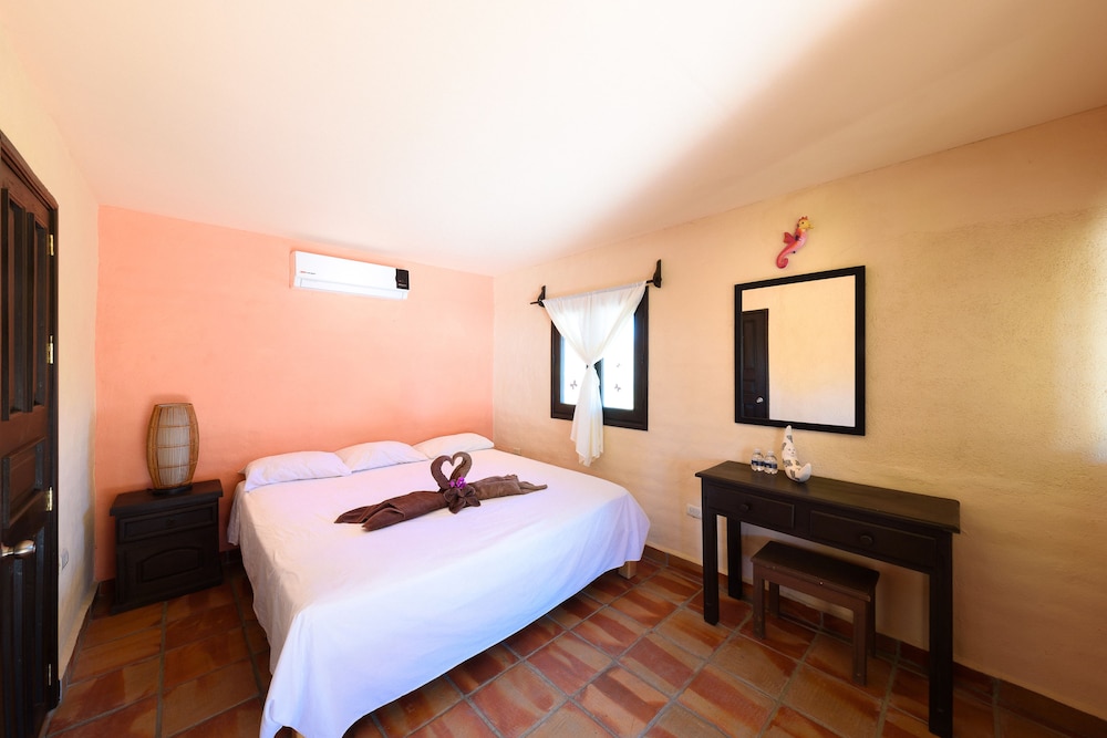 Standard King Room with Garden View photo 1