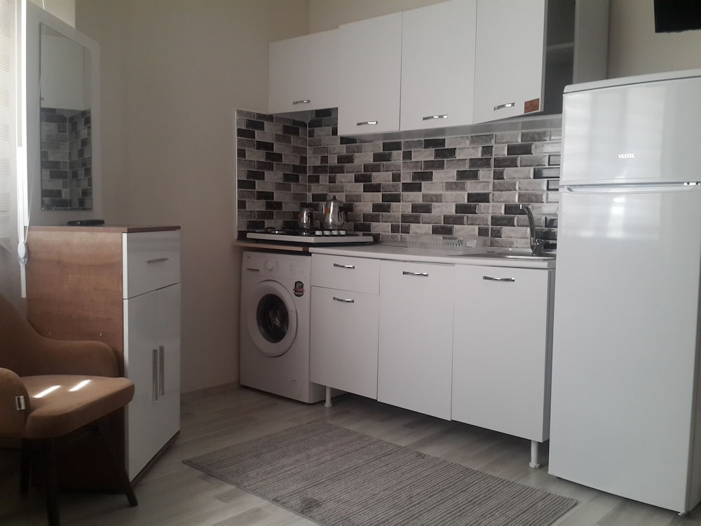 Economy Triple Room, Ensuite photo 3