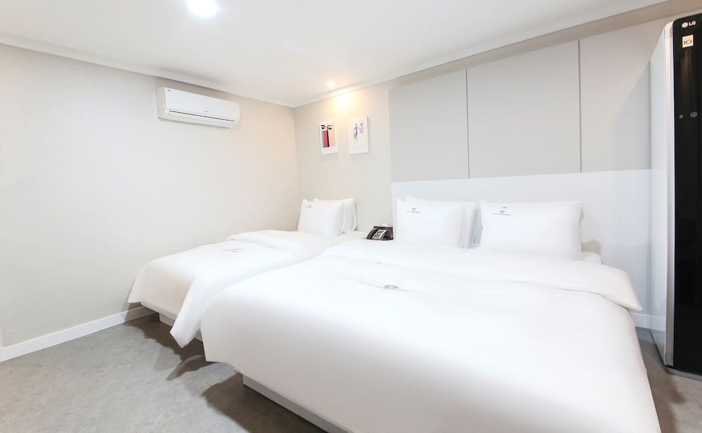 Family Twin Room