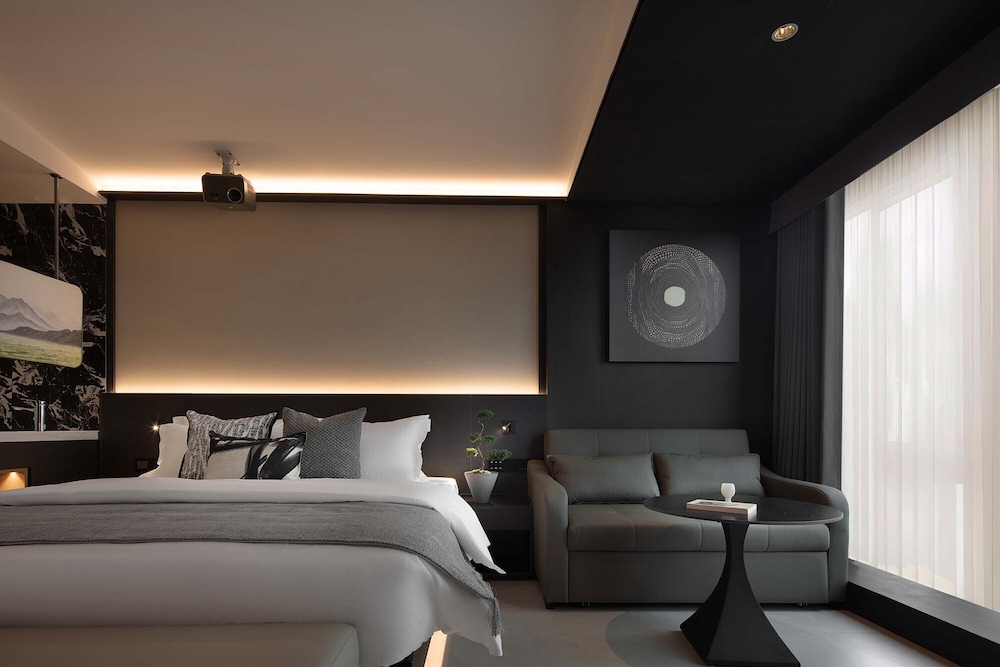 Superior Double Room, City View