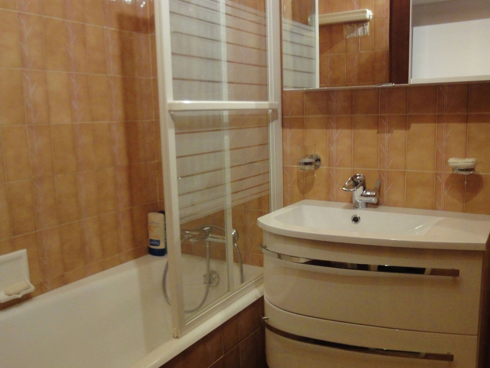 Apartment photo 2
