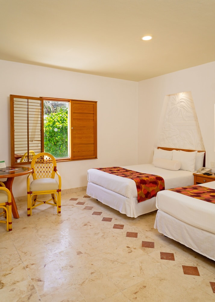 Available room thumbnail 5