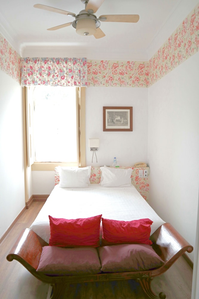 Standard Double Room - Photo 7