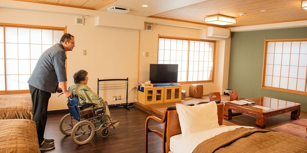 Standard Room, Multiple Beds photo 3