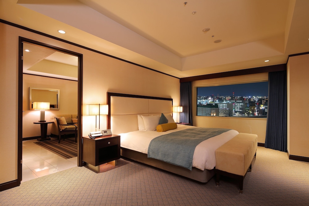 Junior Suite, 1 King Bed, City View