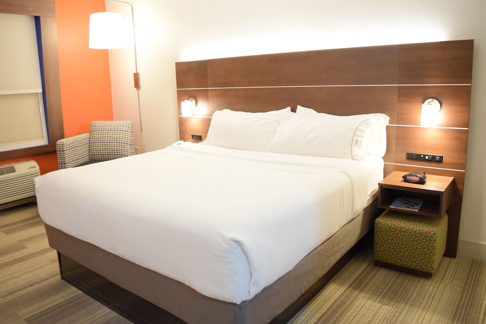 Standard Room, 1 King Bed, Accessible (Communications) photo 1