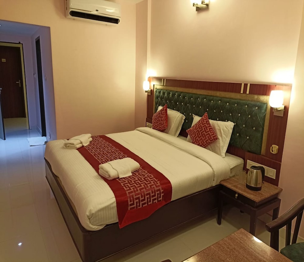 Deluxe Room - Photo 1