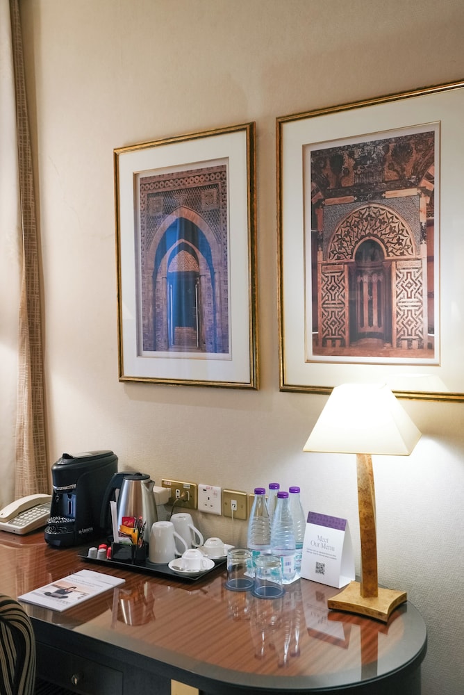 Junior Suite, 1 Bedroom, Smoking - Photo 2