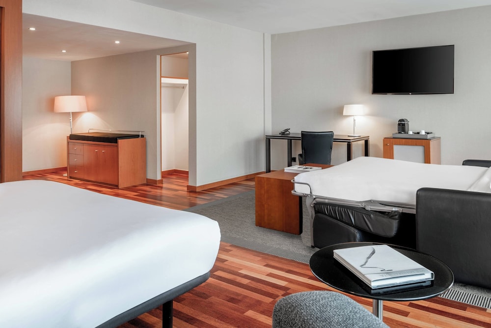 King Suite with Sofa Bed