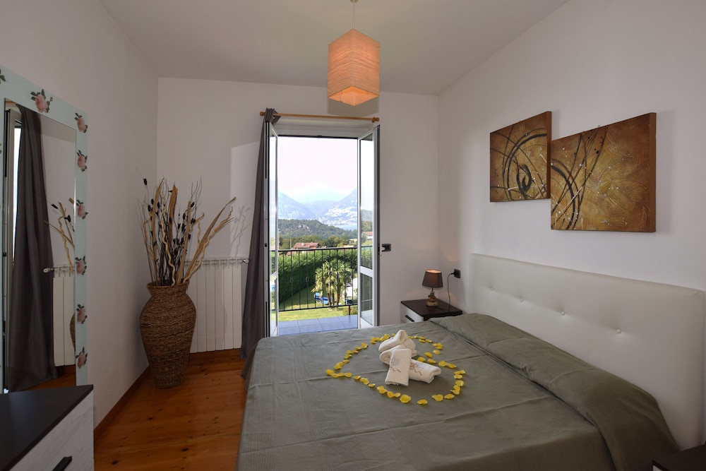 Family House, Multiple Bedrooms, Mountainside (Iris)