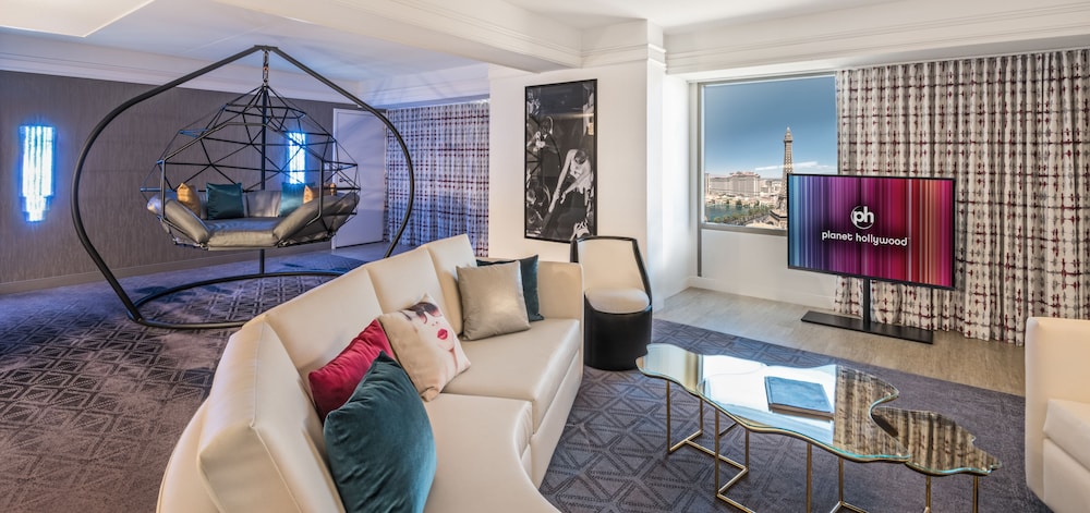 Ultra Boulevard Suite, 1 King Bed, Non Smoking, Strip View