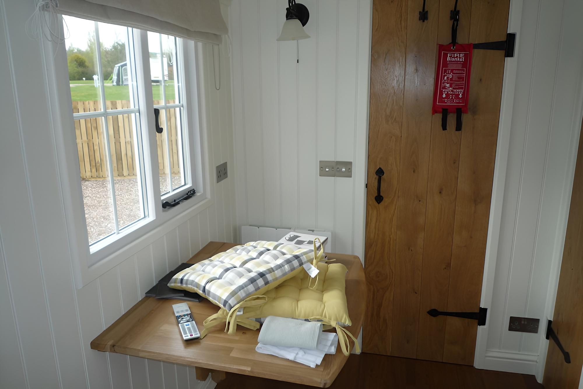 Cabin (Airlie Shepherds Hut)