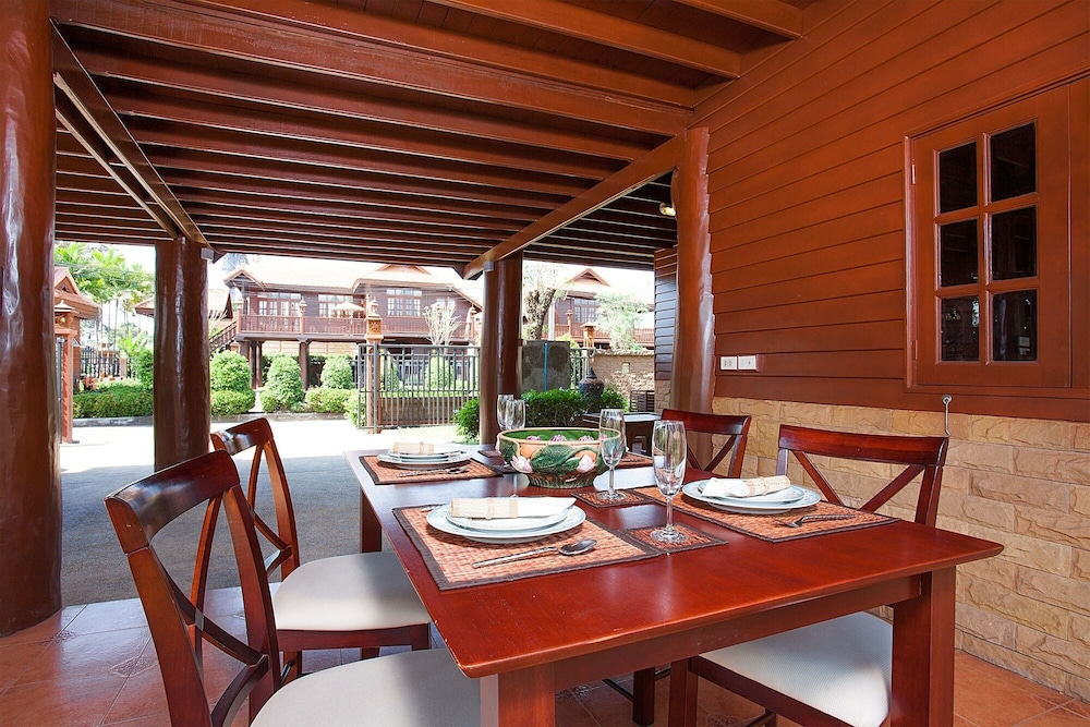 Thai Villa, 4 beds 3BR - Poolside photo 3