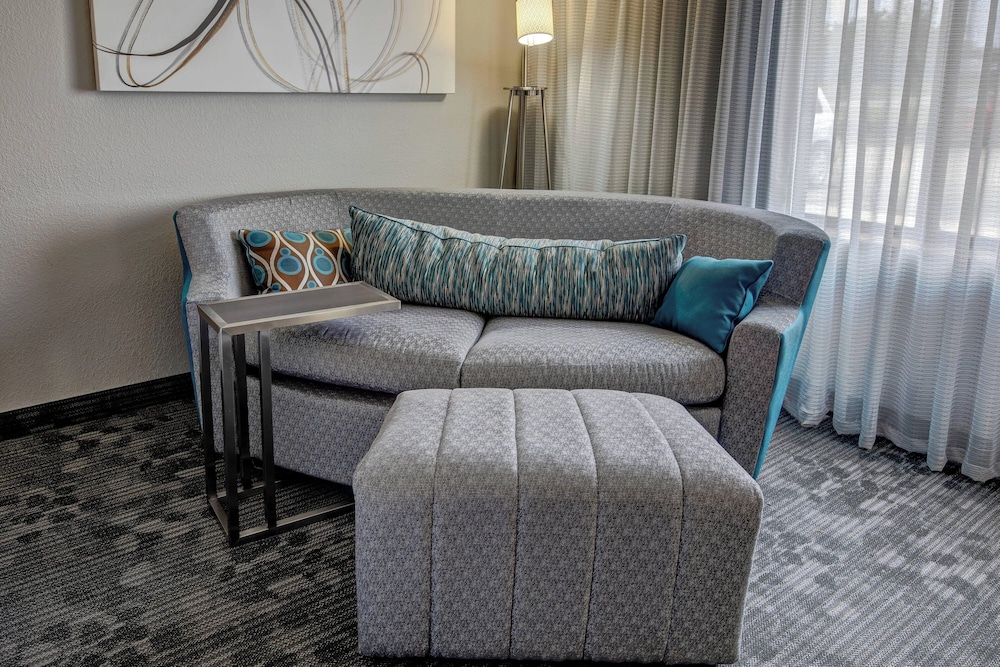 Studio Suite, 1 King Bed with Sofa bed - Photo 3
