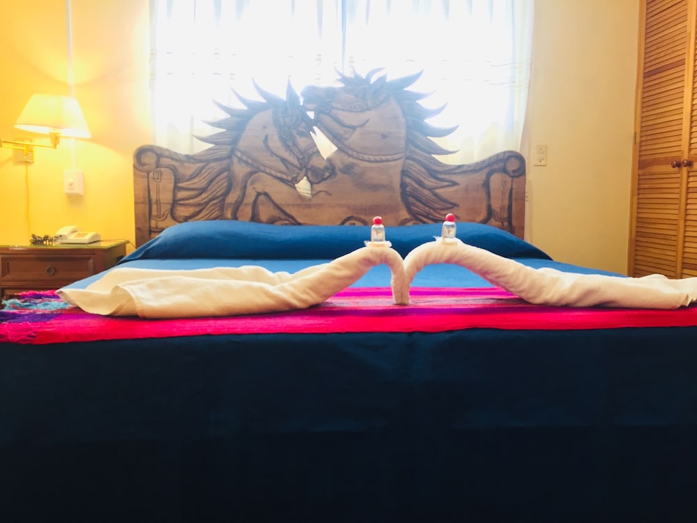 Standard Room, 1 King Bed photo 1