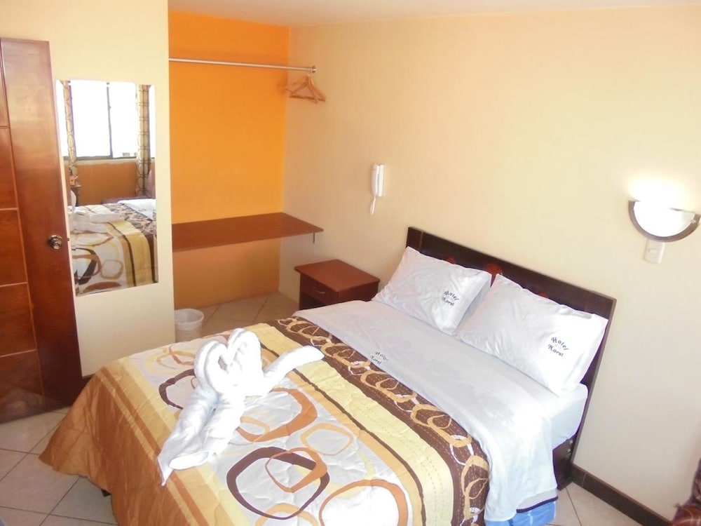 Basic Double Room, Shared Bathroom photo 3