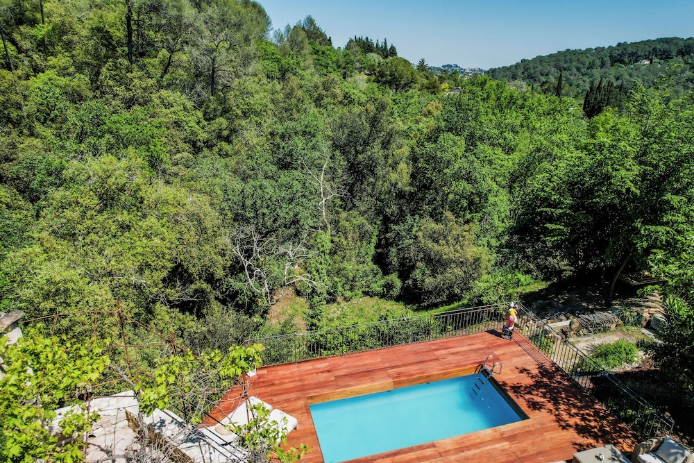 Panoramic Cabin, Private Bathroom, Pool View photo 3