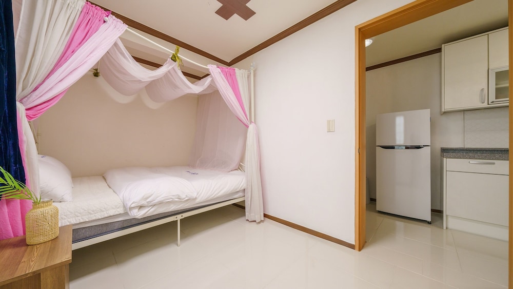 Basic Room, 1 Bedroom (201 Ceruleanblue) - Photo 2