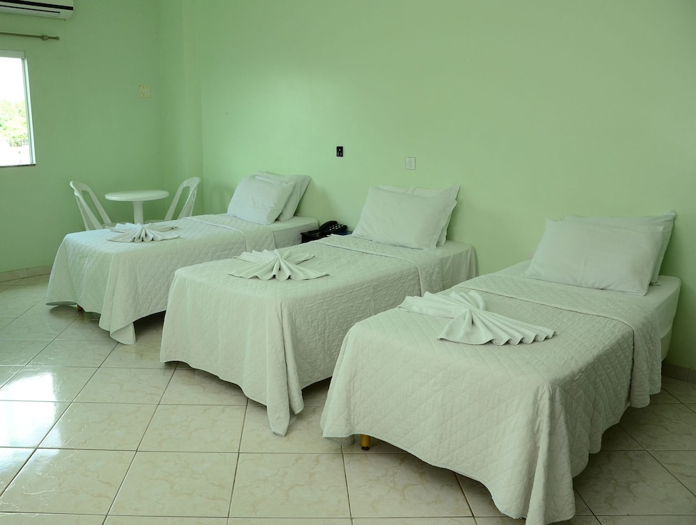 Triple Room, 3 Twin Beds photo 3