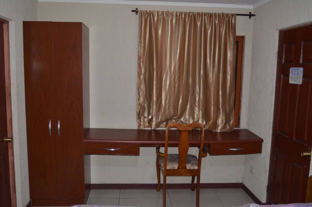 Executive Triple Room, Multiple Beds photo 2