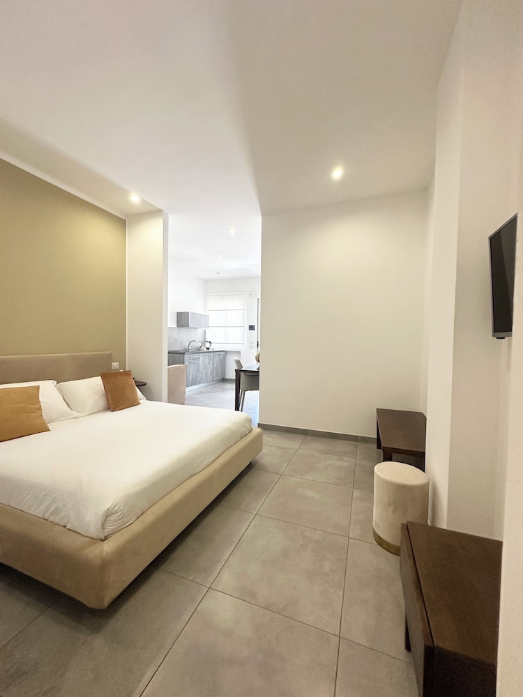 Deluxe Studio Suite, Garden View (Jumilite)