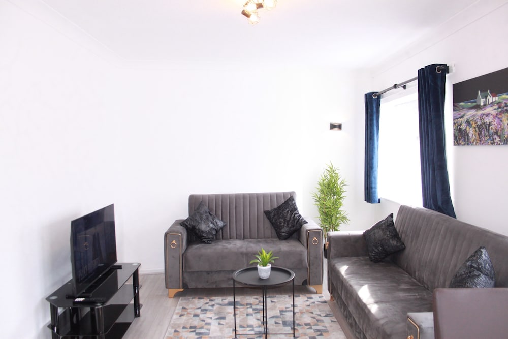 Apartment photo 1