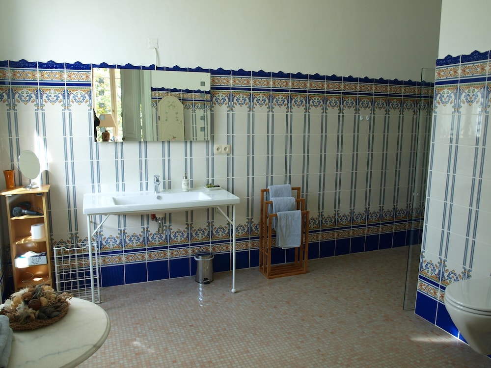 Deluxe Double Room, Private Bathroom photo 3