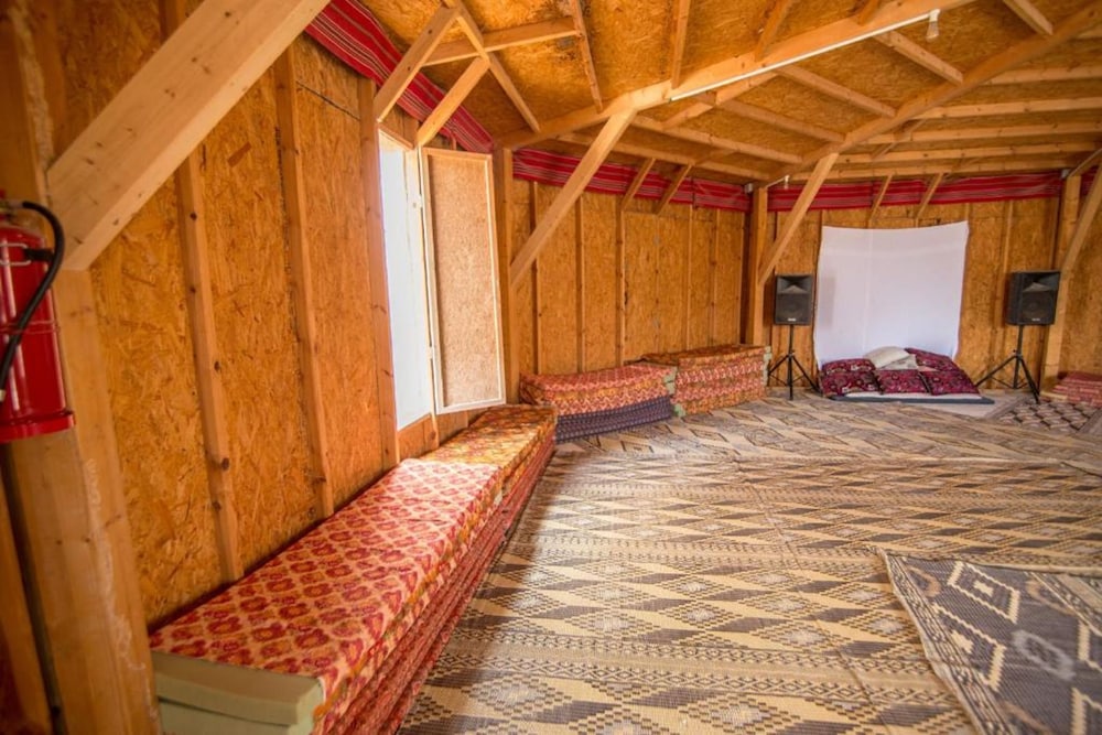 基础小屋，无烟