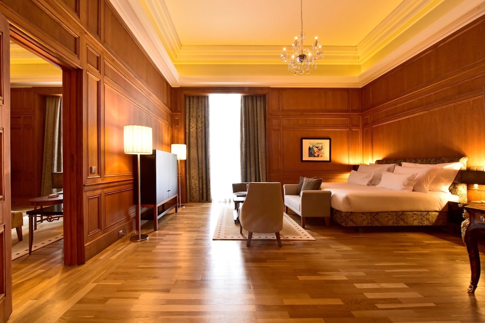 Presidential Suite (King Size Bed)