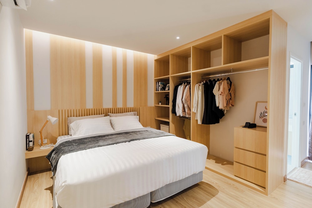 Deluxe Double Room, Balcony, City View