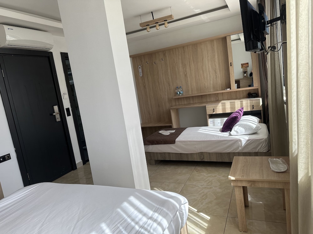 Standard Triple Room - Photo 16