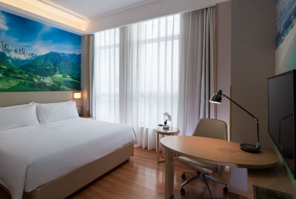 Superior Single Room, City View