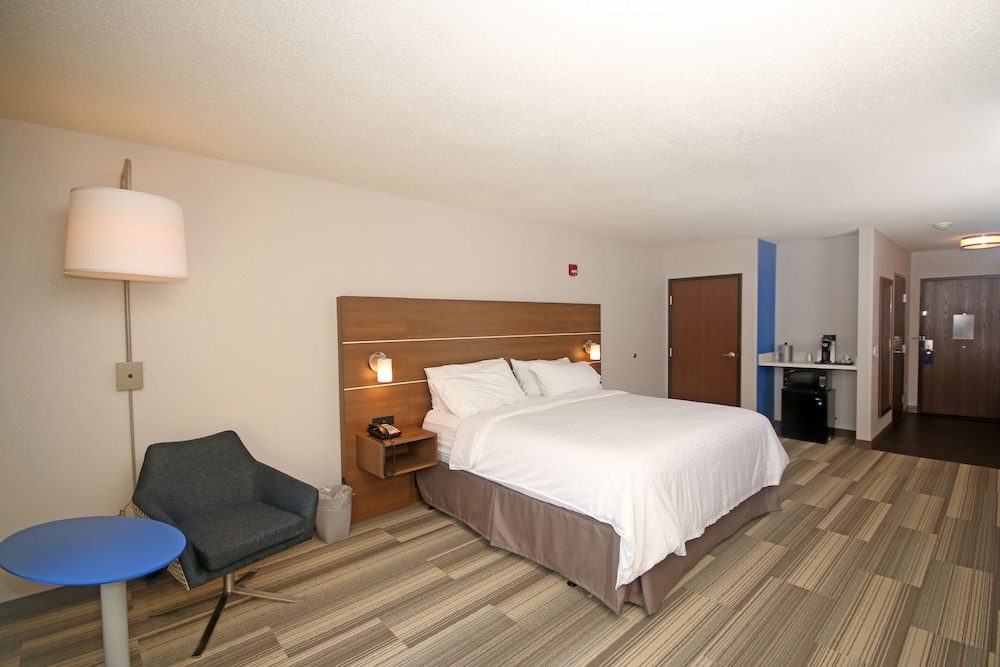 Standard Room, 1 King Bed, Accessible (Comm, Accessible Tub) - Photo 5
